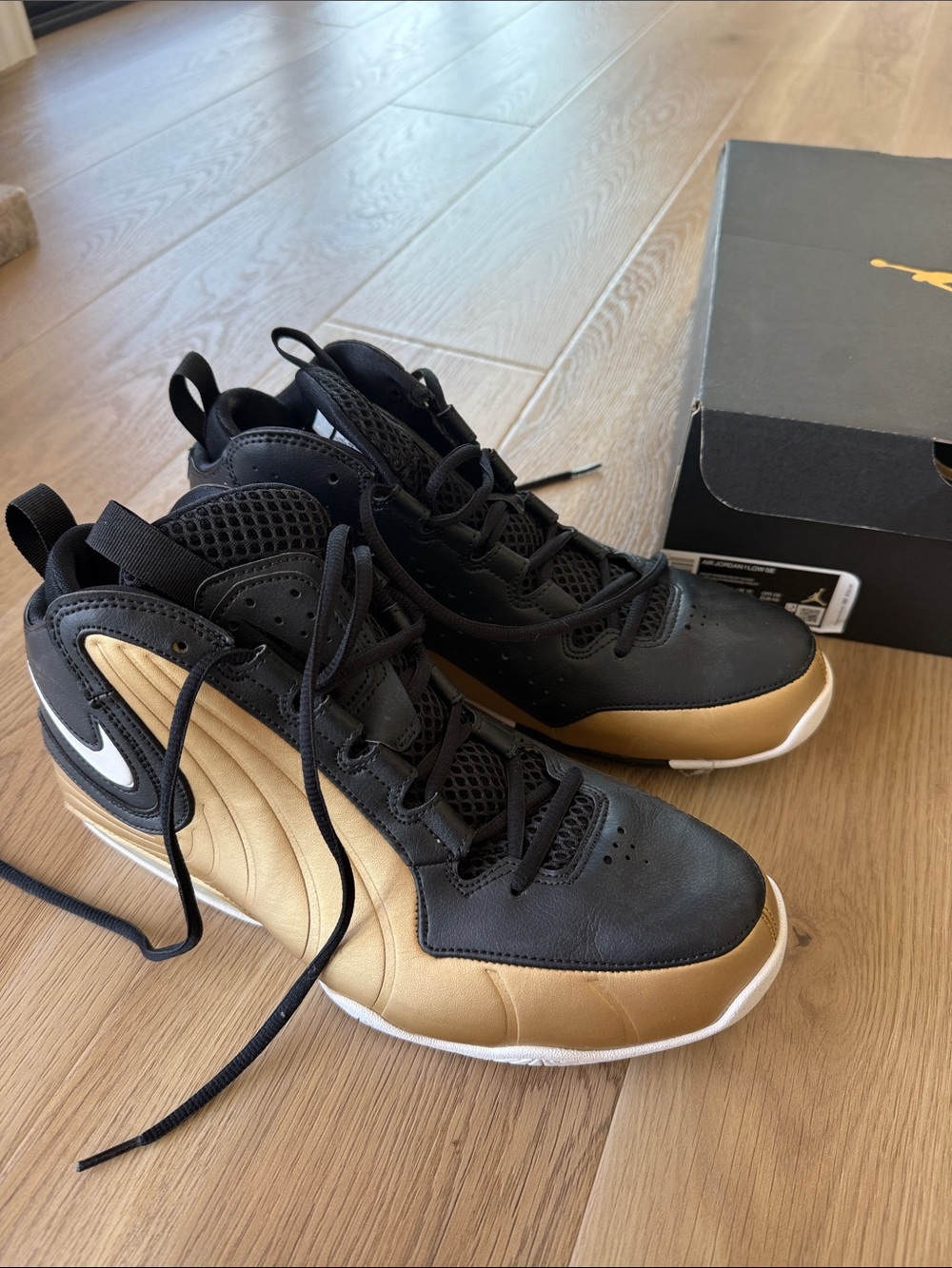 Nike Men’s Air Jordan 1Low SE